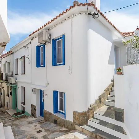 Chiarina's Spiti - Stylish & Peaceful In Old Town Ferienhaus