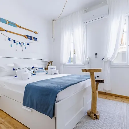 Chiarina's Spiti - Stylish & Peaceful In Old Town Skopelos
