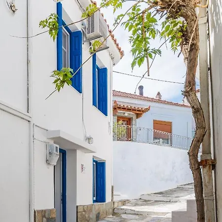 Chiarina's Spiti - Stylish & Peaceful In Old Town Skopelos