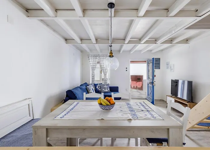 Chiarina's Spiti - Stylish & Peaceful In Old Town Case de vacanță