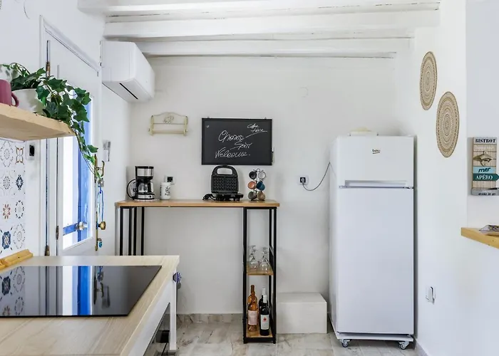 Chiarina's Spiti - Stylish & Peaceful In Old Town Case de vacanță *