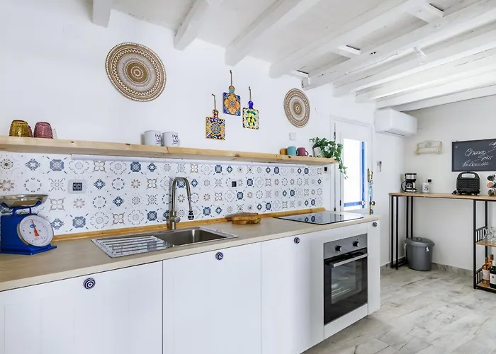 Chiarina's Spiti - Stylish & Peaceful In Old Town Skopelos